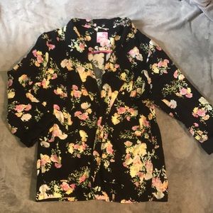 Flower print blazer, so cute!!